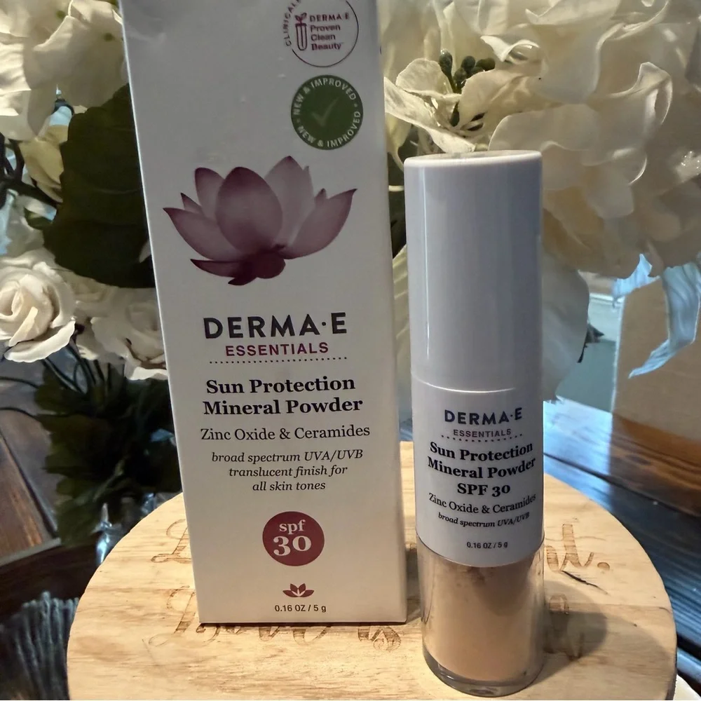 New DERMA-E Essentials Sun Protection Mineral Powder SPF 30 NEW 0.16 oz